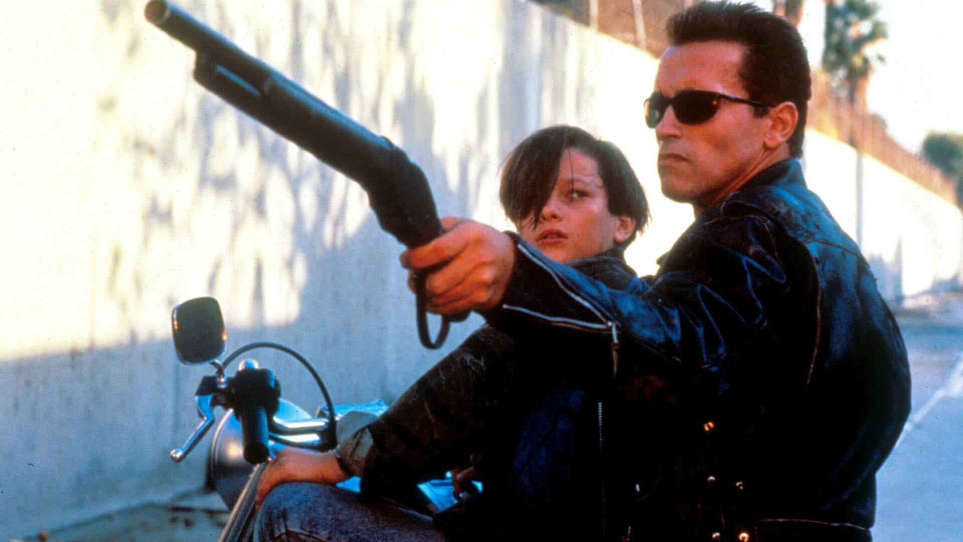 Terminator-2-Schwarzenegger-Furlong